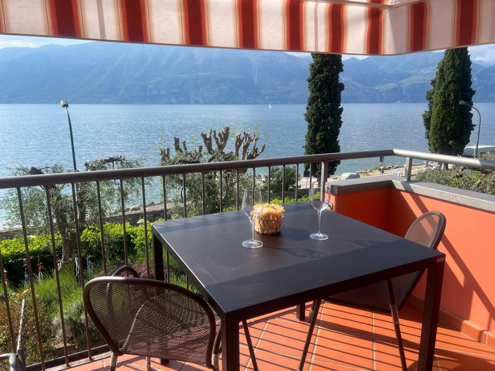 Residence Villa Al Lido Бренцоне-суль-Гарда Экстерьер фото
