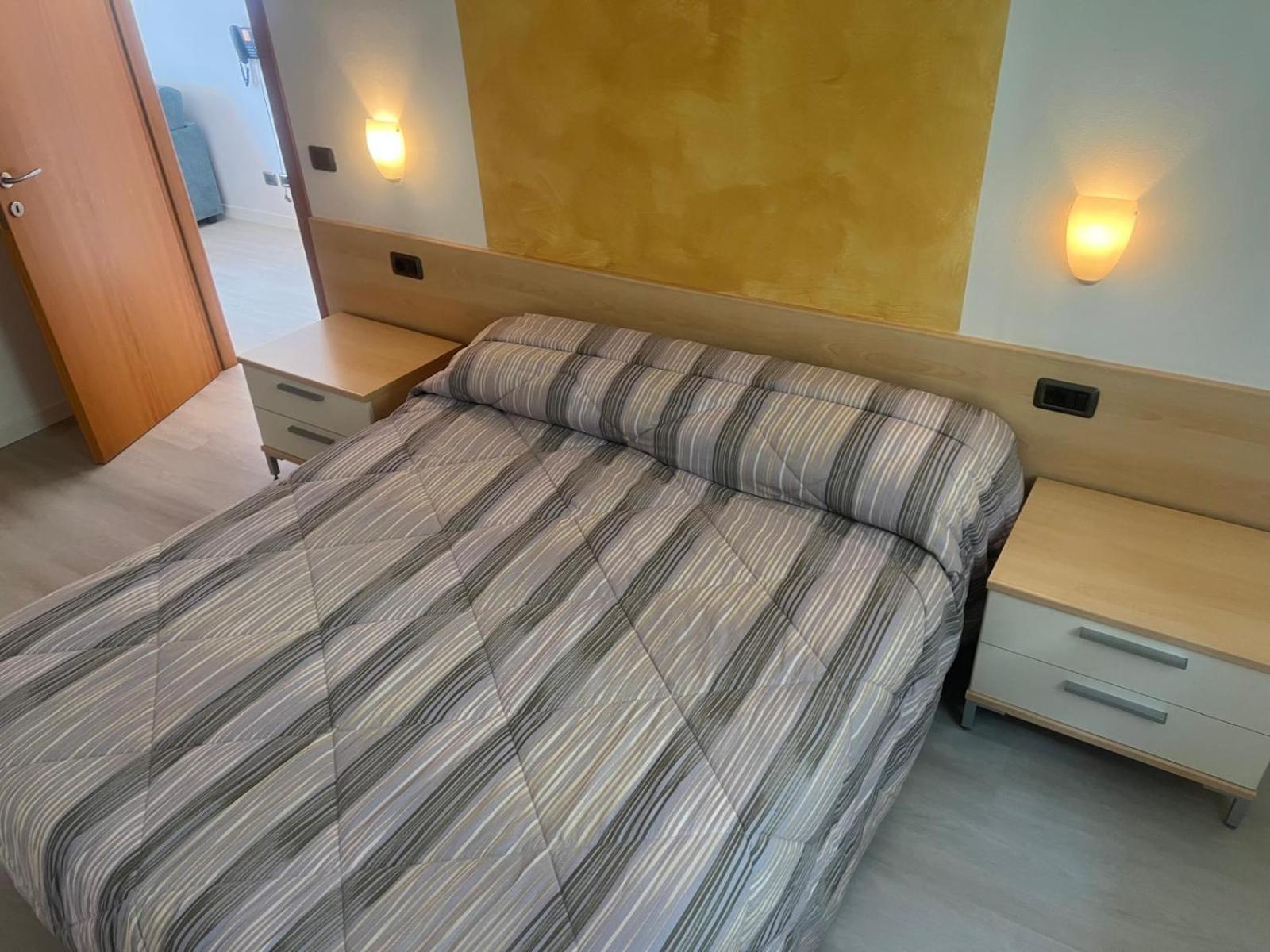 Residence Villa Al Lido Бренцоне-суль-Гарда Экстерьер фото